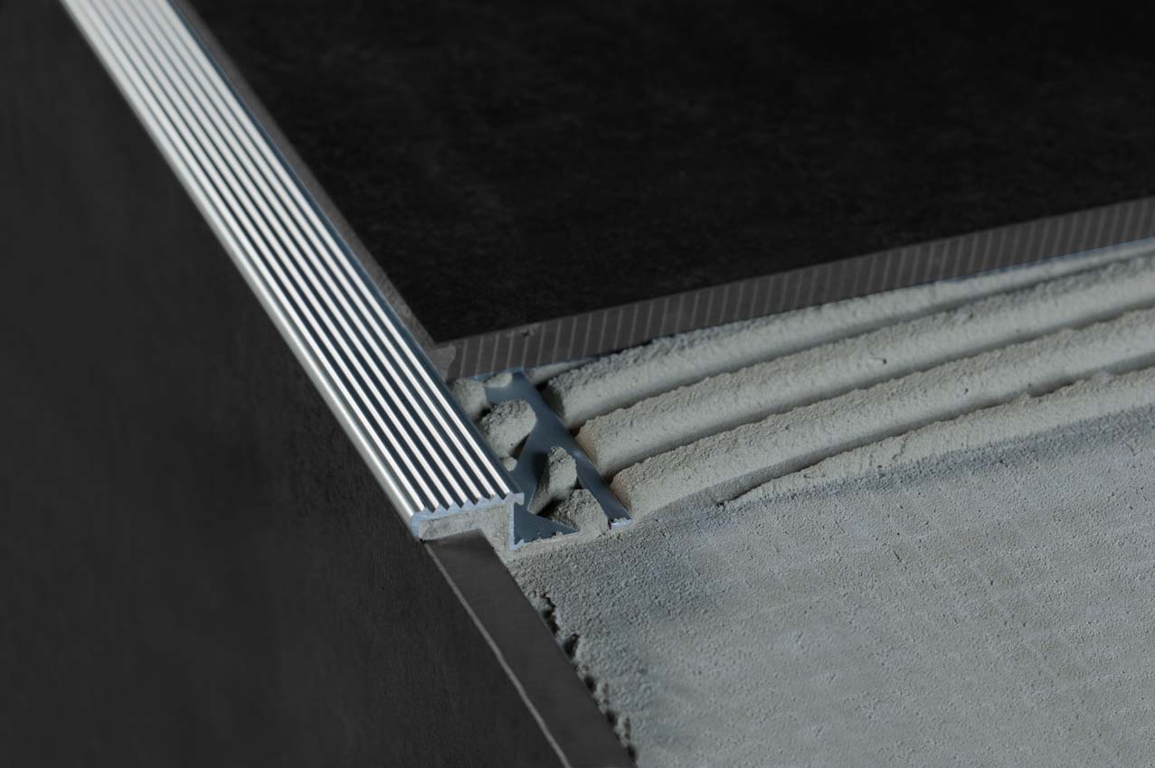 0113111 PROFIL STEP SOLID  NATUR 11 MM/300